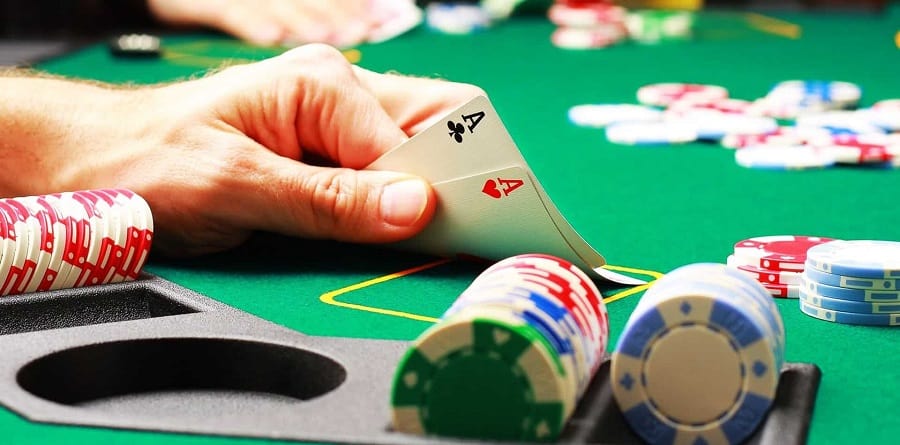Top 5 chiến thuật chơi poker khiến đối thủ bối rối bạn cần biết Không nên chơi quá nhiều tay